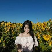 Bé Linh cute