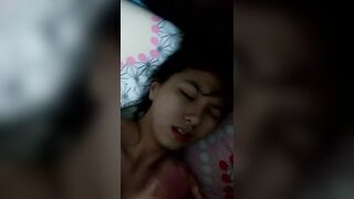 Bắn lên mặt em