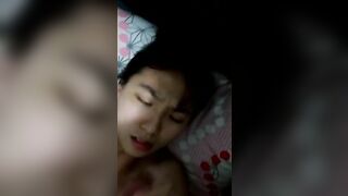 Bắn lên mặt em