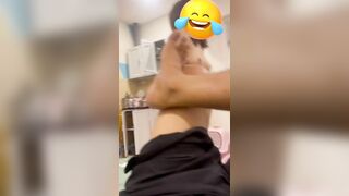 Bé SGBB tinh nghịch