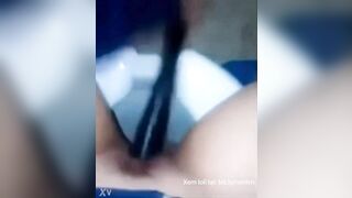 Bé gái mới lớn nhét chày vào lồn: Xem thêm trong phần mô tả