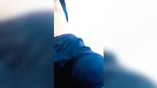 Làm thịt em ngay dưới nền