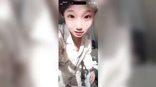 Lộ hàng trên livestram p3