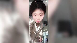 Lộ hàng trên livestram p3
