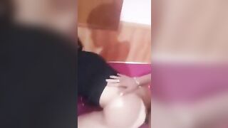Hàng to quá em sợ . Em gái khẩu dâm xin tha vì cặc bự