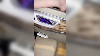 Em ny banh lồn trên xe gường nằm