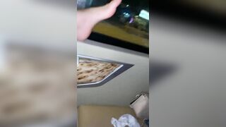 Em ny banh lồn trên xe gường nằm