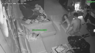 Tôi có cô vợ xinh đẹp nên ngày nào cũng phải làm vài nháy