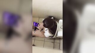 Quay Lén Nhân Viên Ngân Hàng Vib Đi Vệ Sinh Lồn Toàn Lông 2