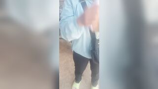Đang me bà dì