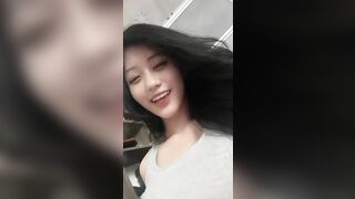 Quay lén em học sinh đi đái 2