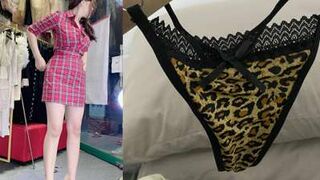 Địt Cô Chủ Shop Quần Áo Thích Lọt Khe Da Beo Kích Thích