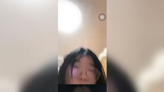 2 em học sinh live-stream show hàng kiếm money
