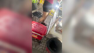 Em bán trà chanh siêu múp