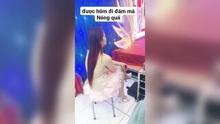 Chị MC có Cặp Vú Cực xinh