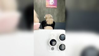 2 em gái xinh live fb 5