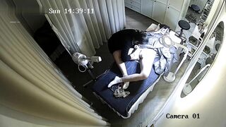 Hack cam Spa : Em gái đi triệt lông lồn
