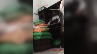 q.u.a.y trộm đứa bạn thay đồ