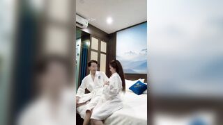 Gái Teen Hết Tiền Lấy Lồn Ra Vay Tiền Ăn Chơii
