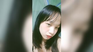 LOL BÉ LOLI ĐANG NHỎ NÊN THỦ BẰNG BÚT THÔI