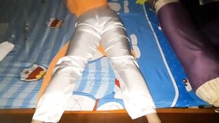 Địt Cô Giáo Ngữ Văn Trong Bộ Áo Dài Màu Vàngg