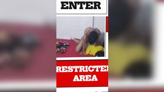 Con e đang ngủ cũng bị lôi z chich