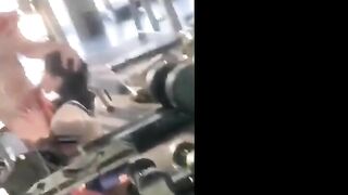 Phang Em Gái Dáng Nuột Trong Phòng Gym Lúc Vắng Người