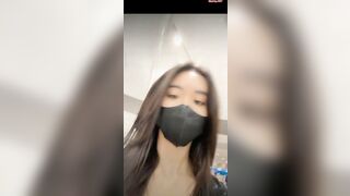 Quay lén e gái thủ dâm rồi móc lồn trong siêu thị