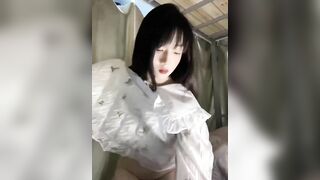 Thủ dâm trong kí túc xá và bị các anh djt