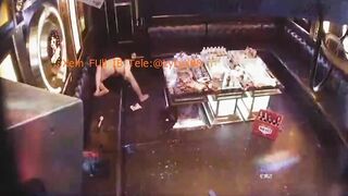 Dân Chơi Đi Hát Karaoke Nứng Cặc Đè Ngửa NHân Viên Ra Địt p1
