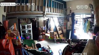 Hack camera quay lén anh công nhân vụng trộm với chủ nhà