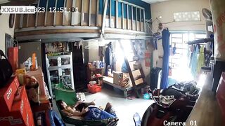 Hack camera quay lén anh công nhân vụng trộm với chủ nhà