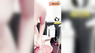 E học sinh non tắm bị quay lén😜