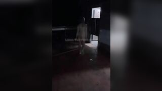 Ra giữa đường khoả thân xong bú cu người lạ