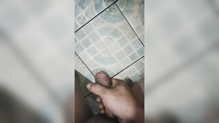 Cu bé quá