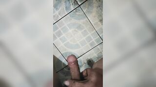 Cu bé quá