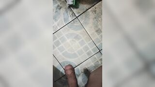 Cu bé quá