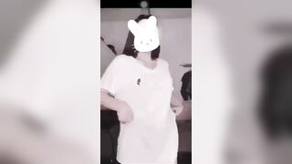 Gái mới lớn quay clip nhảy