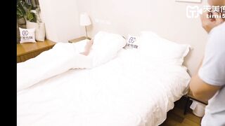 Lén lút vào phòng sợ soạng người chị dâu