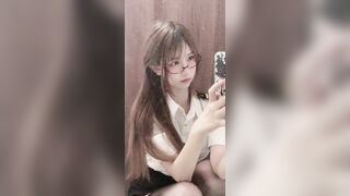 Thần Tượng Tiktok China Lộ Clip Sex Thủ Dâm Lồn Ngon Vãi