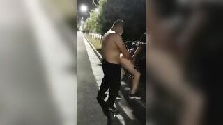 Cặp đôi dẫn nhau ra công viên địt nhau để tạo cảm giác kích thích vừa sướng vừa sợ vl