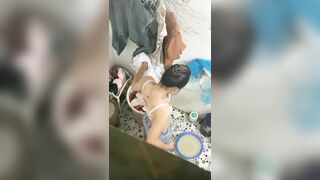 2mẹ con hôm nay tắm trung
