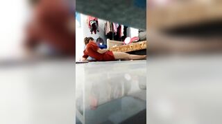 Quay lén chị gái thủ dâm