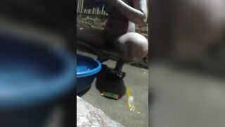 gai 2k8 tắm