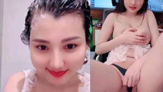 Gái Việt Nam Live Vừa Tắm Vừa Thủ Dâm Xem Nứng Buồi
