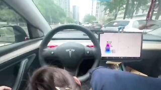 Vừa lái xe vừa đụ em rau sạch