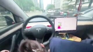 Vừa lái xe vừa đụ em rau sạch