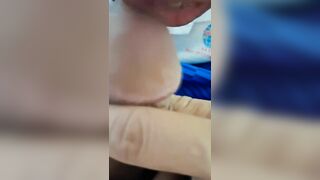Chuẩn bị đi làm chồng đè xuống bắt bú cặc rồi mới cho đi