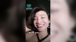 Anh tài xế XanhSM được em gái cầm chim thủ dâm xuất tinh luôn trên xe – rosababyvip