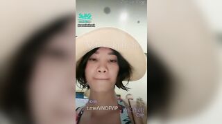 Rosababyvip ở chuồng tắm biển. Buồn thì kiếm trai chụp hình khoe hàng giải sầu